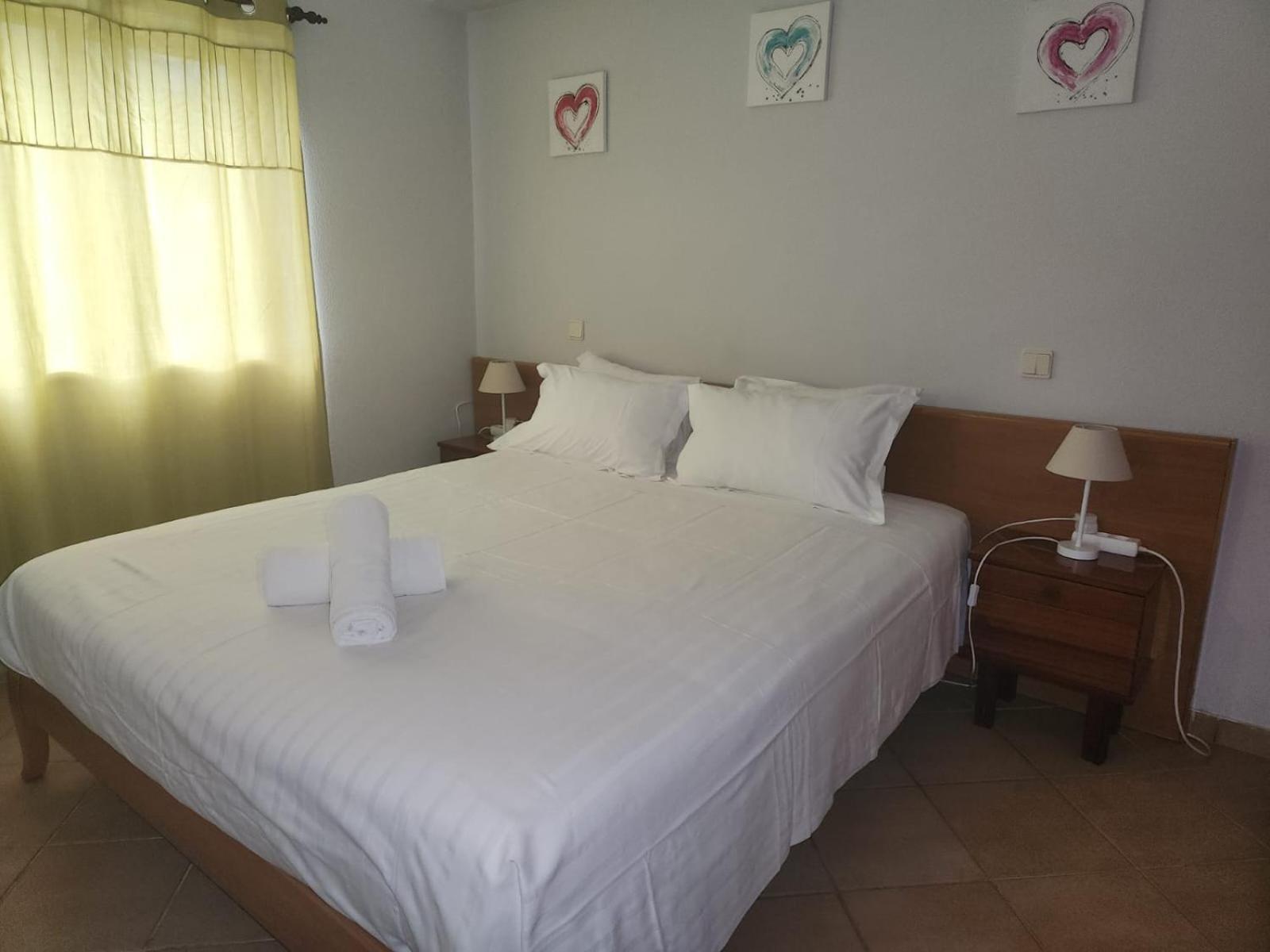 Sunny House Hostel Lagos Ngoại thất bức ảnh