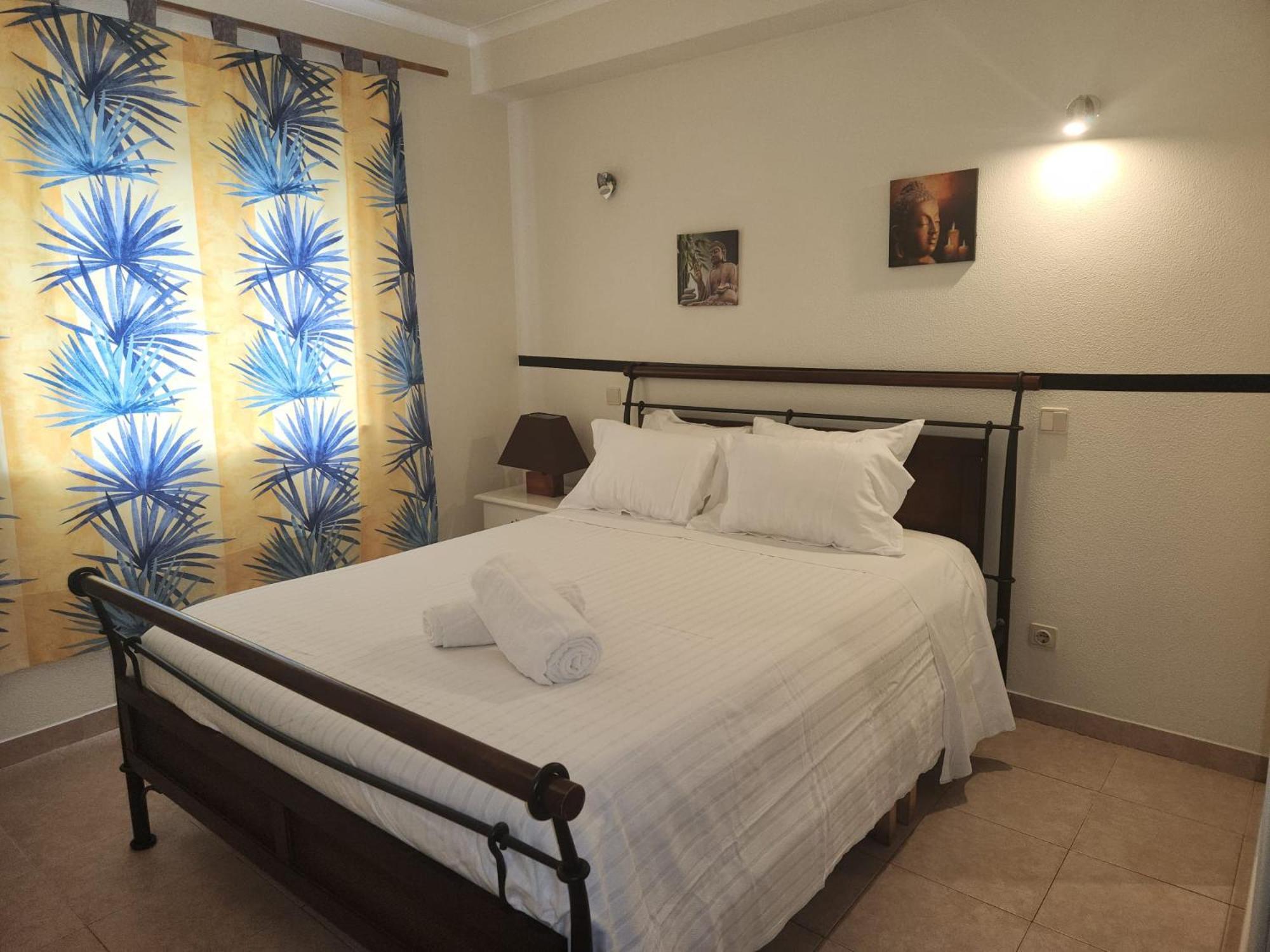 Sunny House Hostel Lagos Ngoại thất bức ảnh