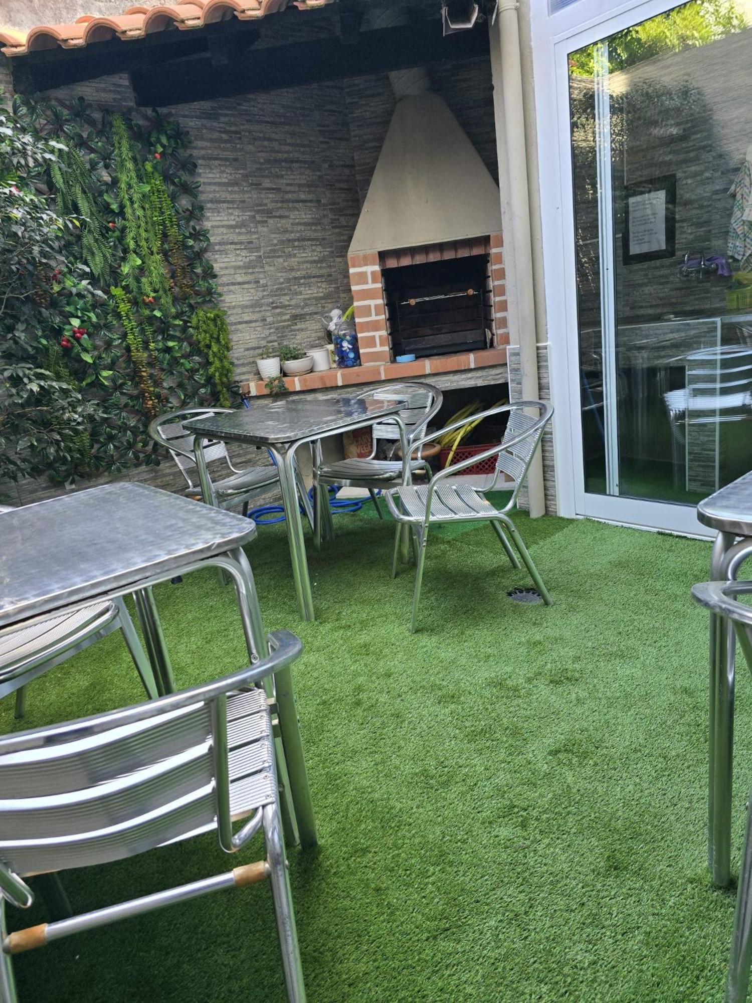 Sunny House Hostel Lagos Ngoại thất bức ảnh
