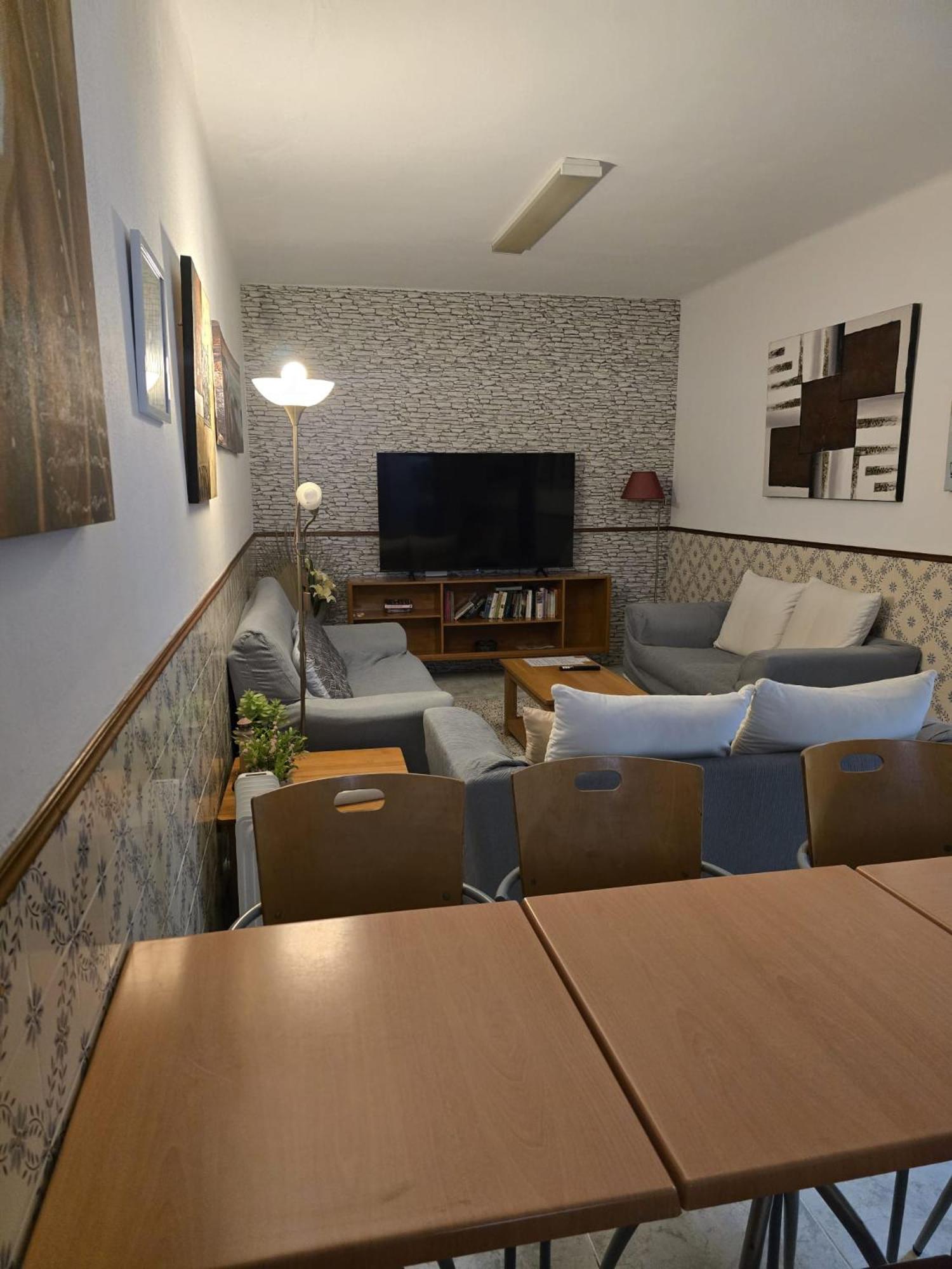Sunny House Hostel Lagos Ngoại thất bức ảnh