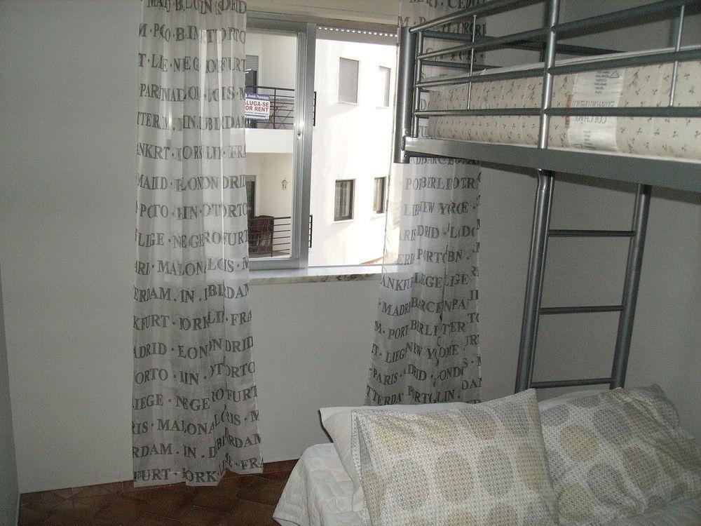 Sunny House Hostel Lagos Ngoại thất bức ảnh